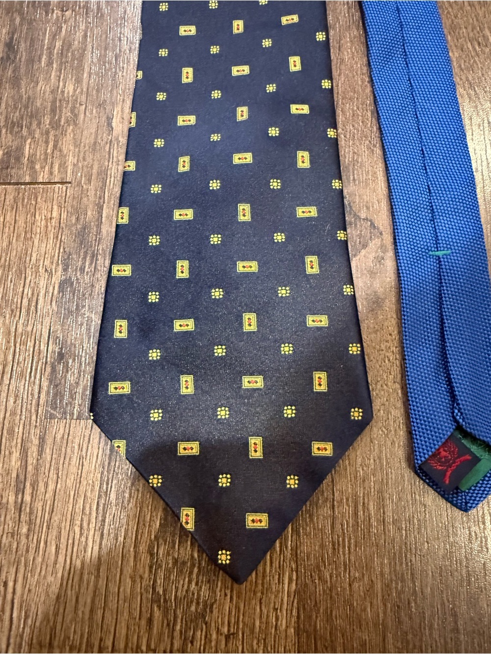 Vintage 90s Tommy Hilfiger tie 100% silk
